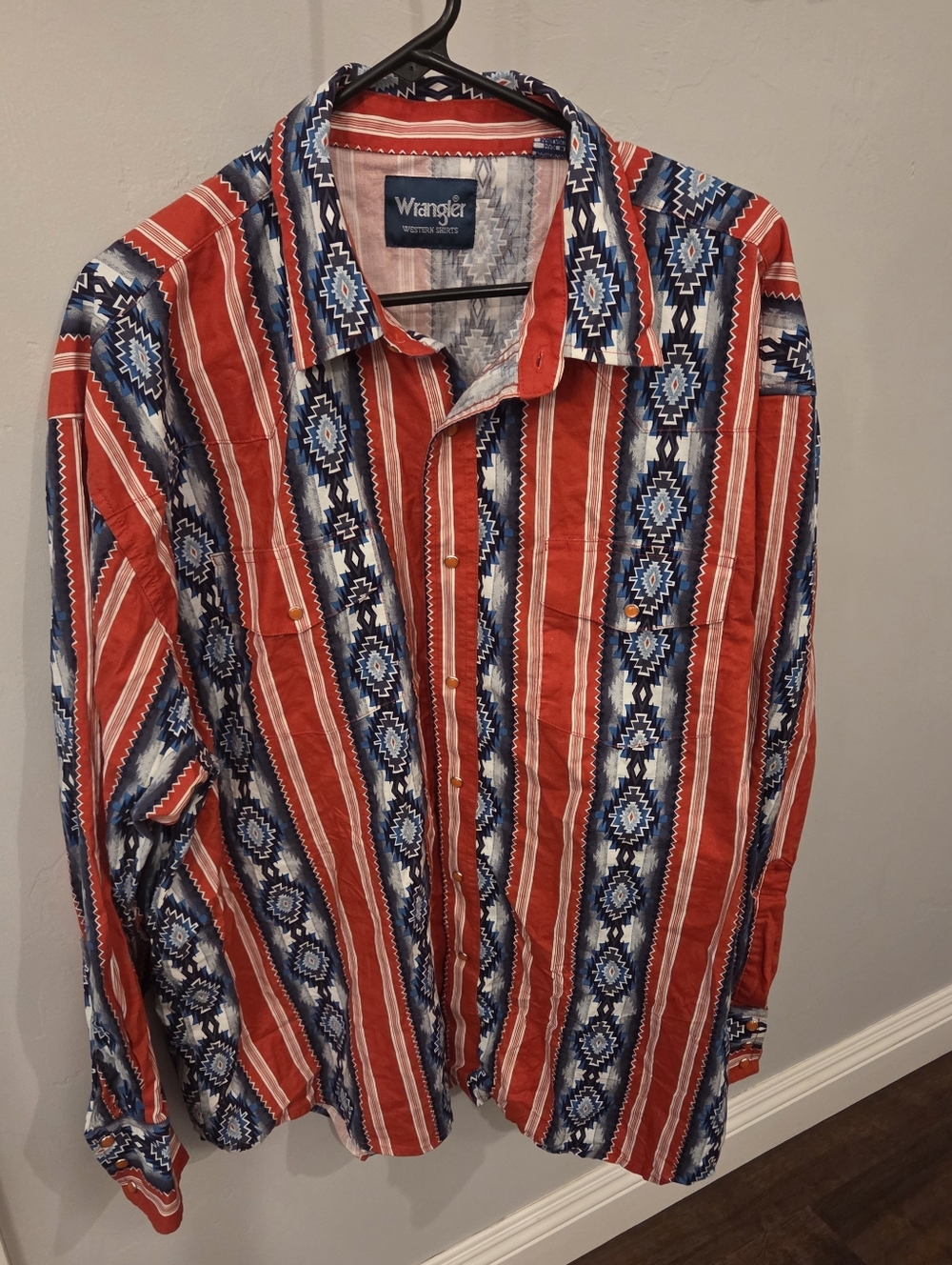 VTG Wrangler Aztec Red Western Pearl Snap Shirt Mens Long Sleeve
